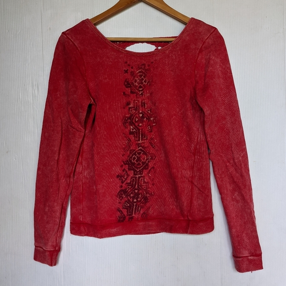 FRESHWEAR crochet lace back red Sweatshirt - Picture 6 of 9